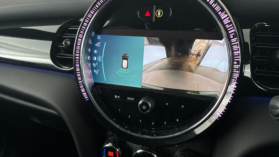 MINI HATCHBACK reverse camera