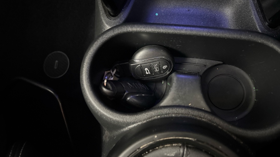 MINI HATCHBACK 2 keys