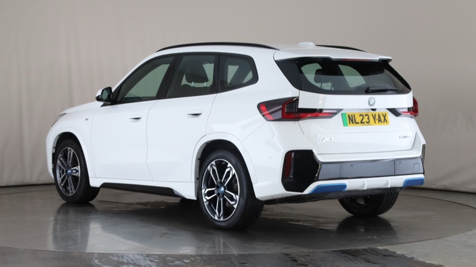 BMW iX1 Image 3