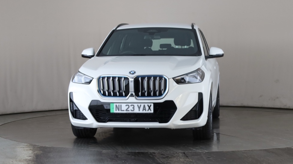 BMW iX1 Image 8