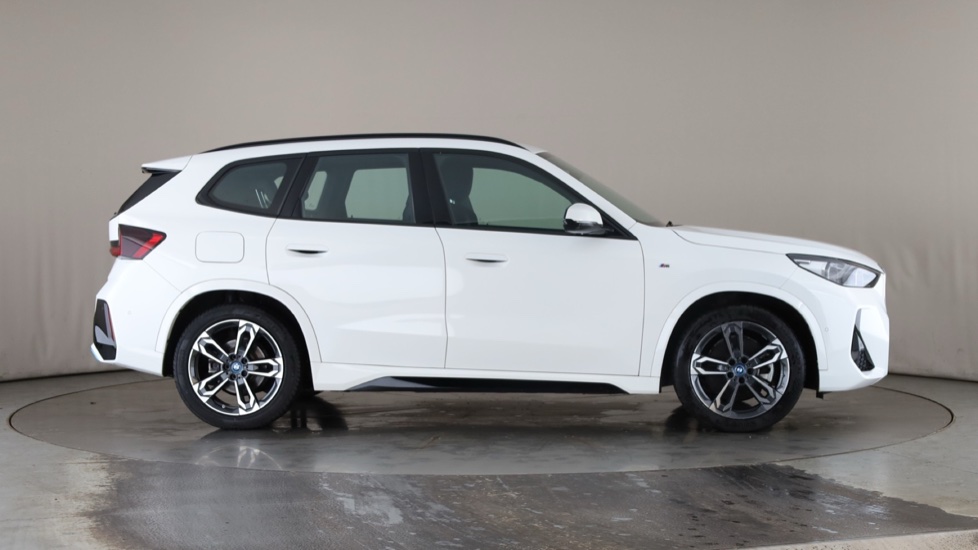 BMW iX1 Image 6