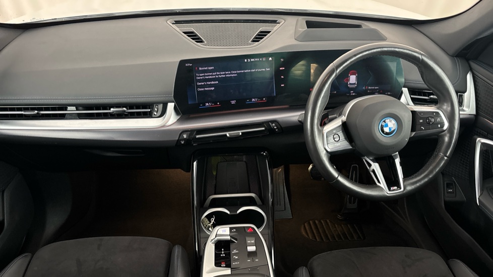 BMW iX1 Image 11