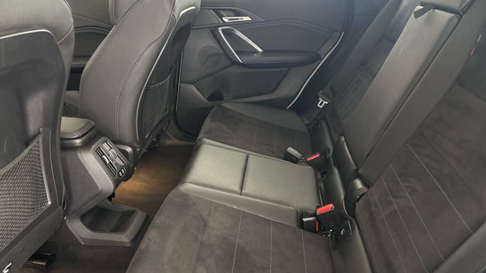 BMW iX1 Image 14