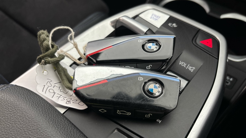 BMW iX1 2 keys