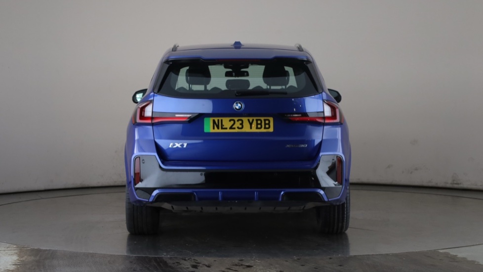 BMW iX1 Image 4