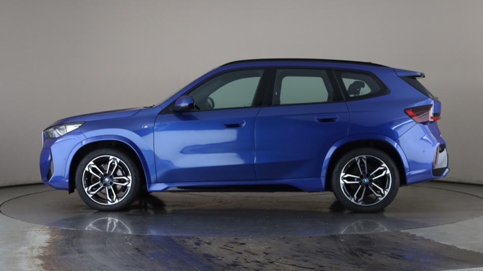 BMW iX1 Image 2