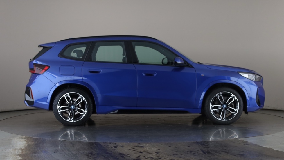 BMW iX1 Image 6