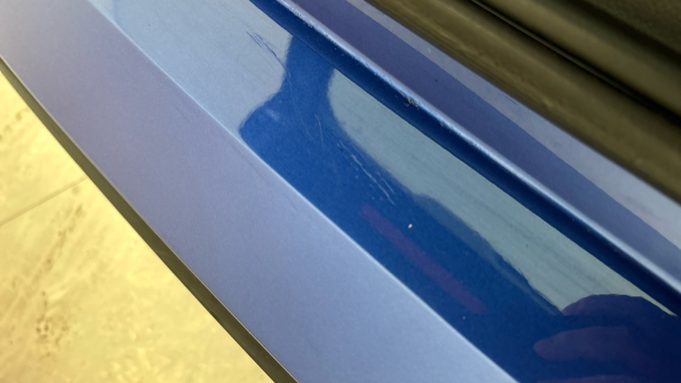 BMW iX1 chips and scratches