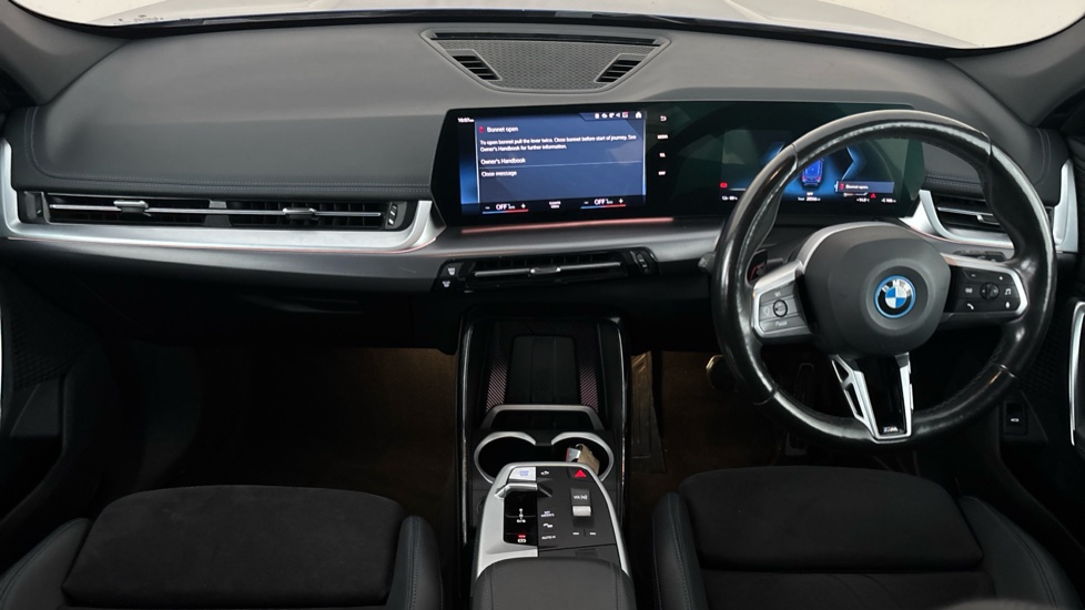 BMW iX1 Image 11