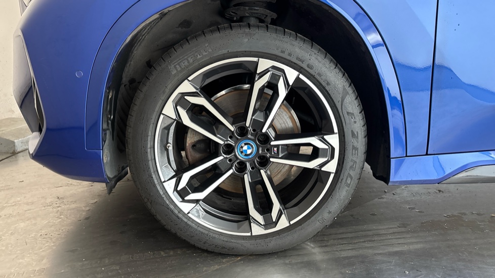 BMW iX1 Image 17