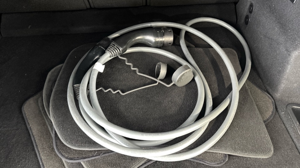 BMW iX1 Image 22