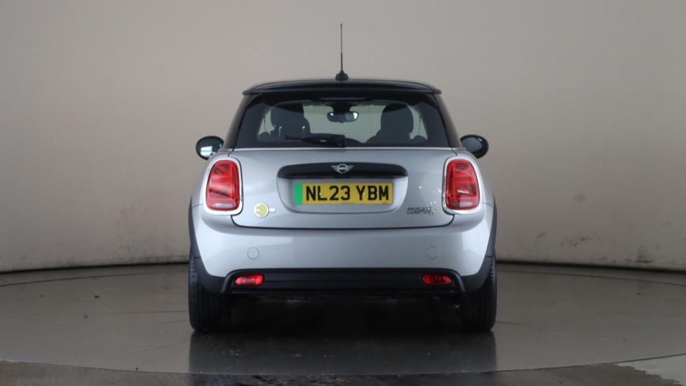 MINI HATCHBACK Image 4