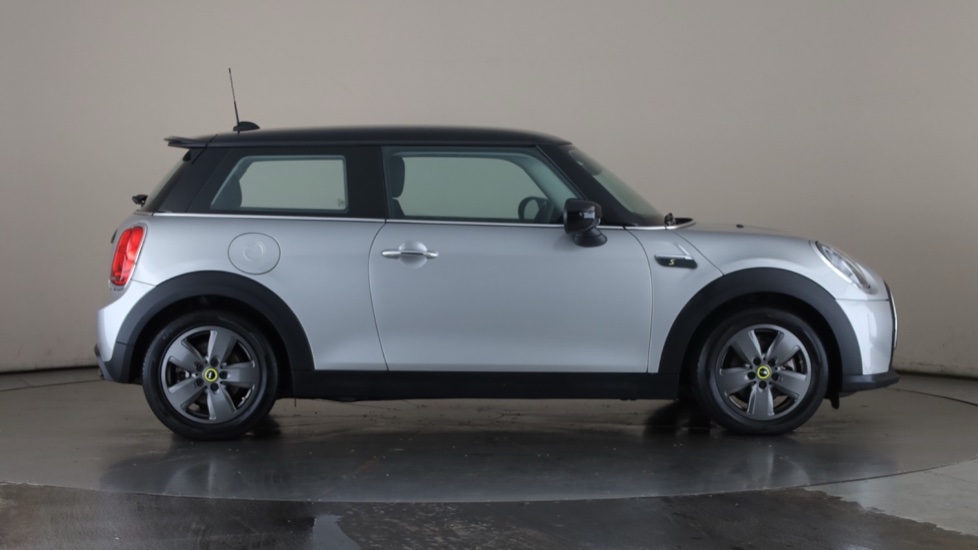 MINI HATCHBACK Image 6