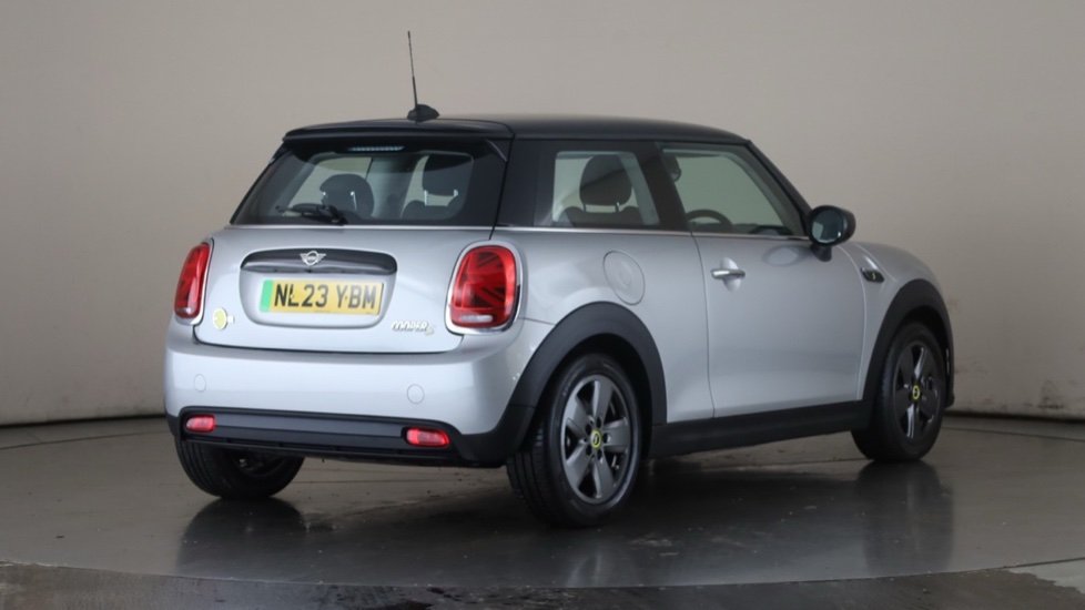 MINI HATCHBACK Image 5