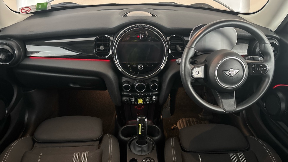 MINI HATCHBACK Image 11