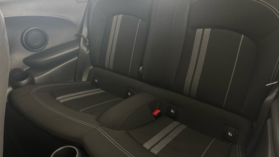 MINI HATCHBACK Image 14