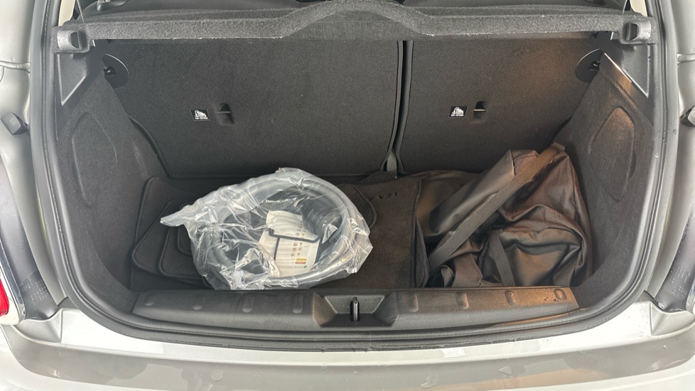 MINI HATCHBACK Image 15