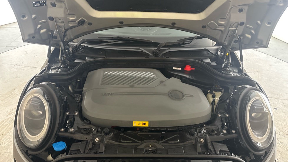 MINI HATCHBACK Image 16