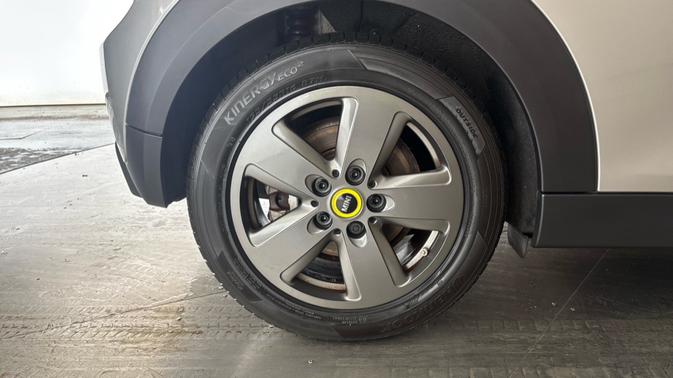 MINI HATCHBACK Image 19