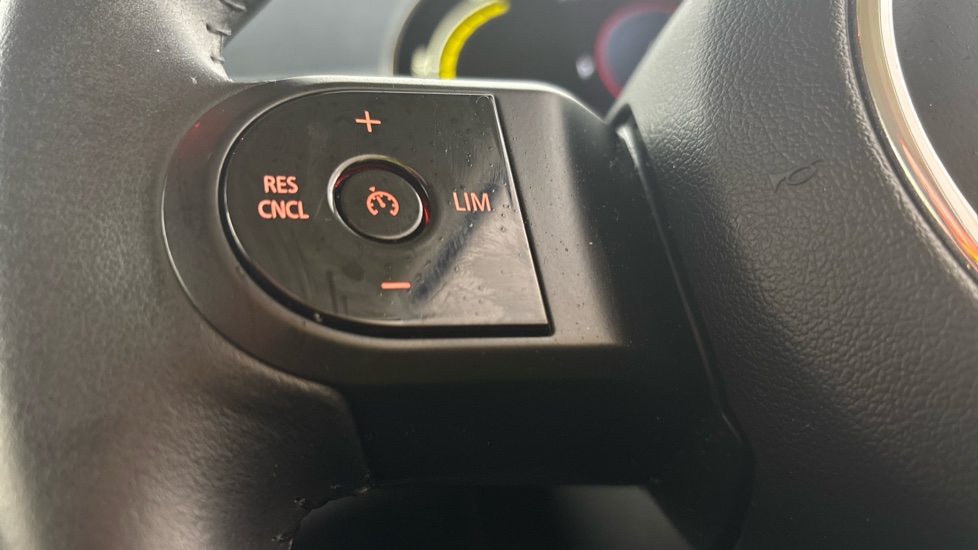 MINI HATCHBACK cruise control