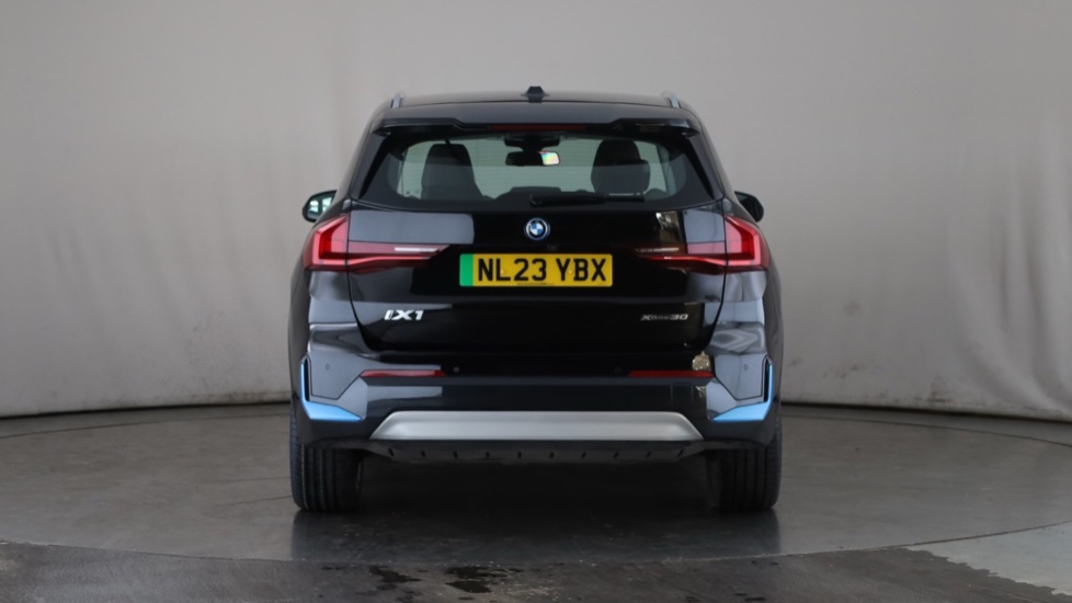 BMW iX1 Image 4