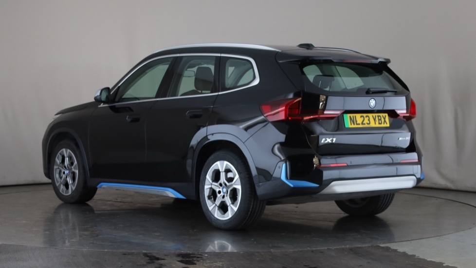 BMW iX1 Image 3