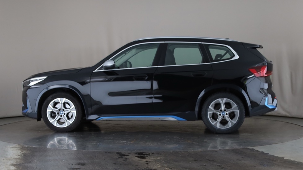 BMW iX1 Image 2