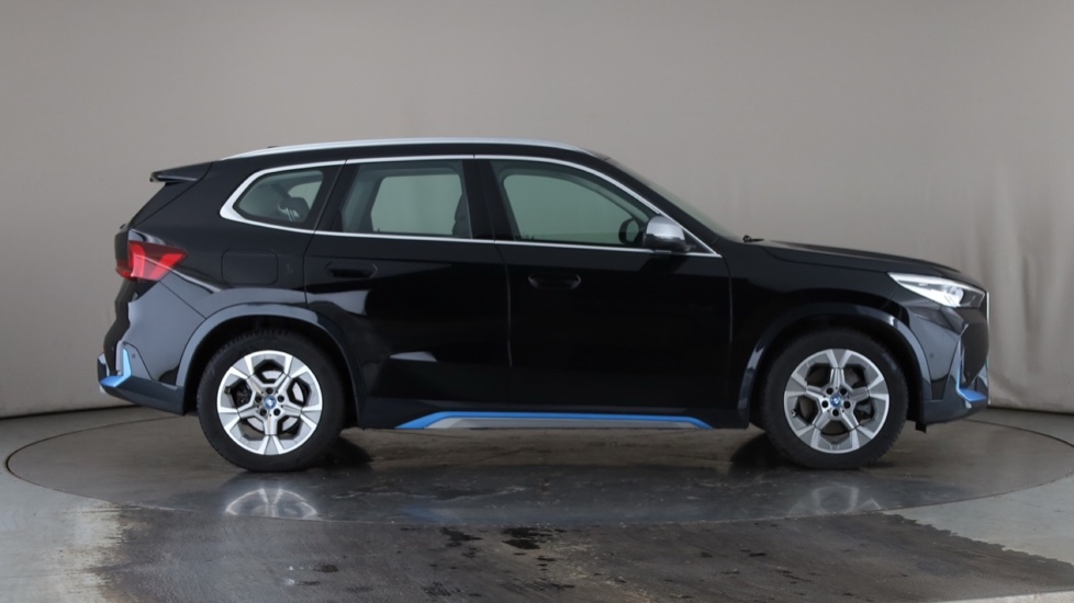 BMW iX1 Image 6