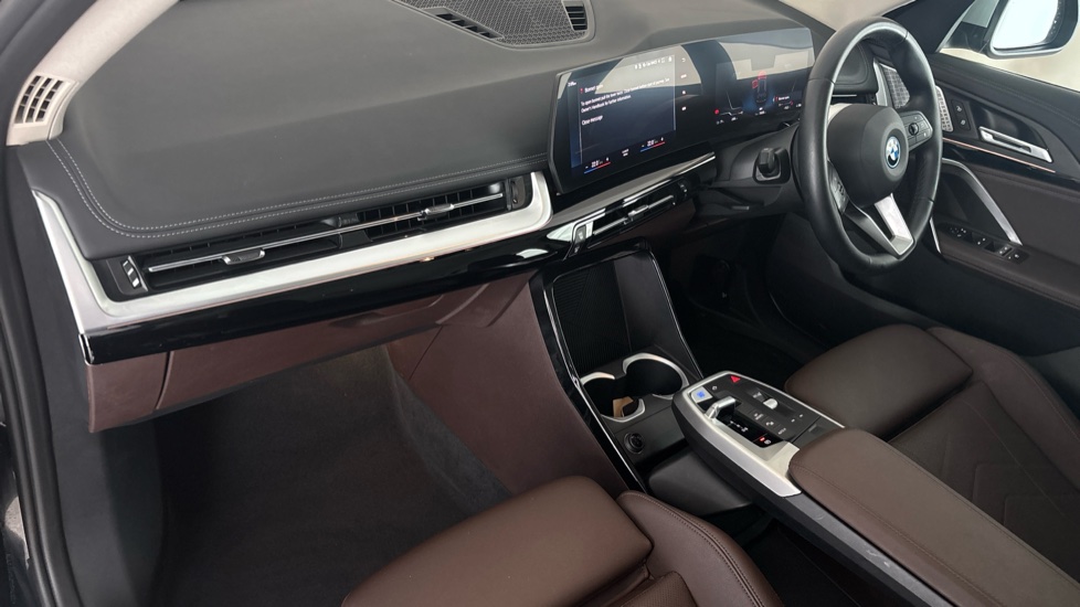 BMW iX1 Image 10