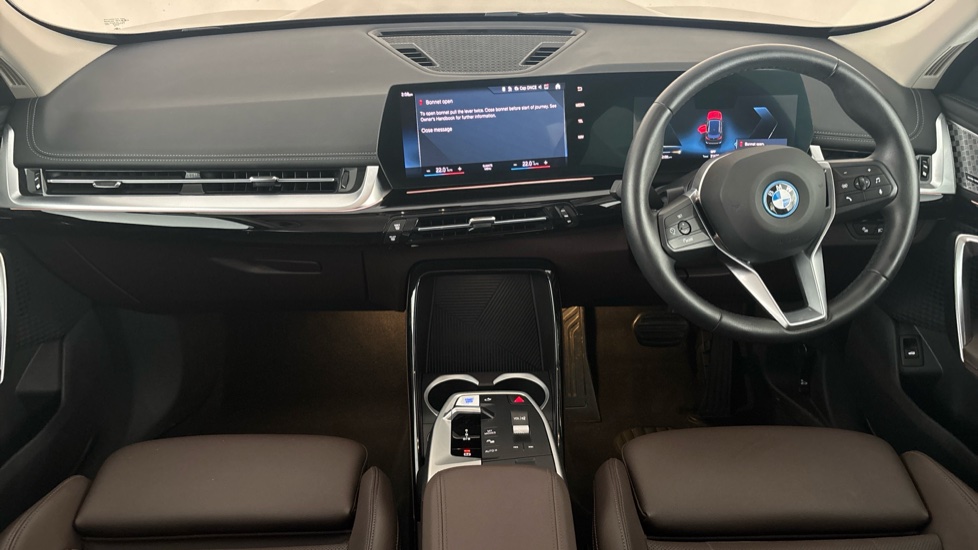 BMW iX1 Image 11