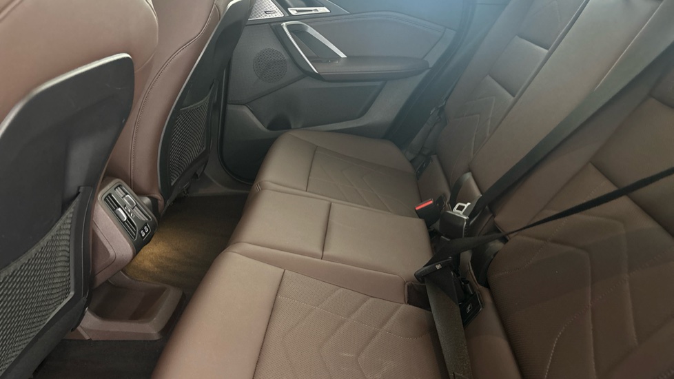BMW iX1 Image 14