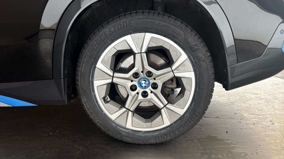 BMW iX1 Image 18