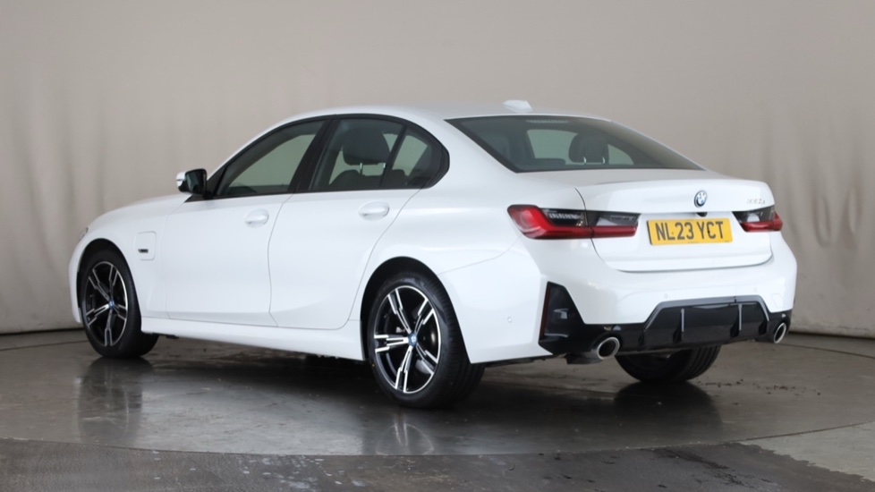 BMW 3 SERIES Image 3
