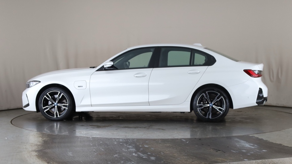 BMW 3 SERIES Image 2