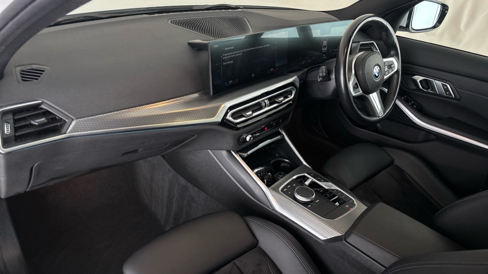 BMW 3 SERIES Image 10