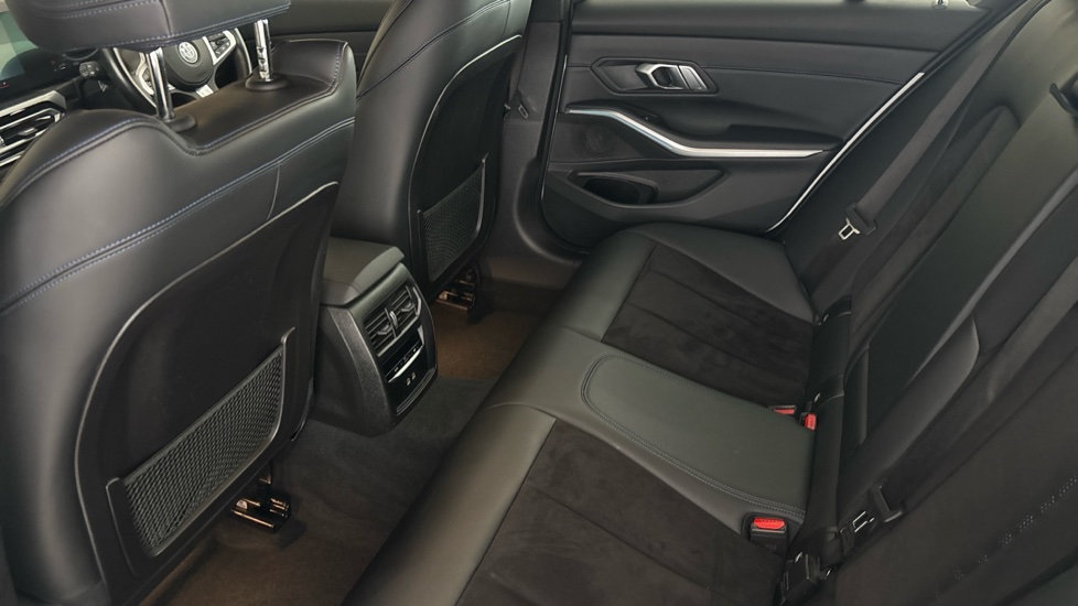 BMW 3 SERIES Image 14