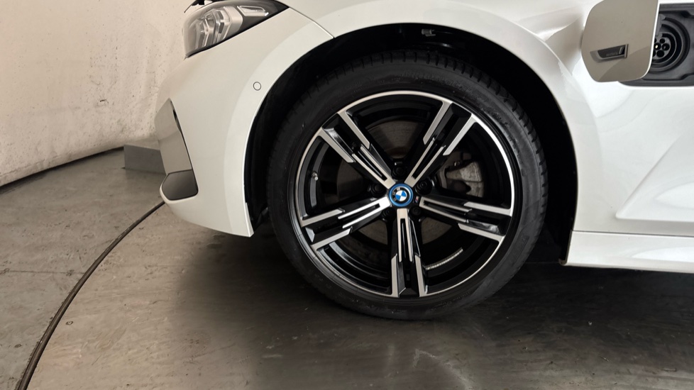 BMW 3 SERIES Image 17