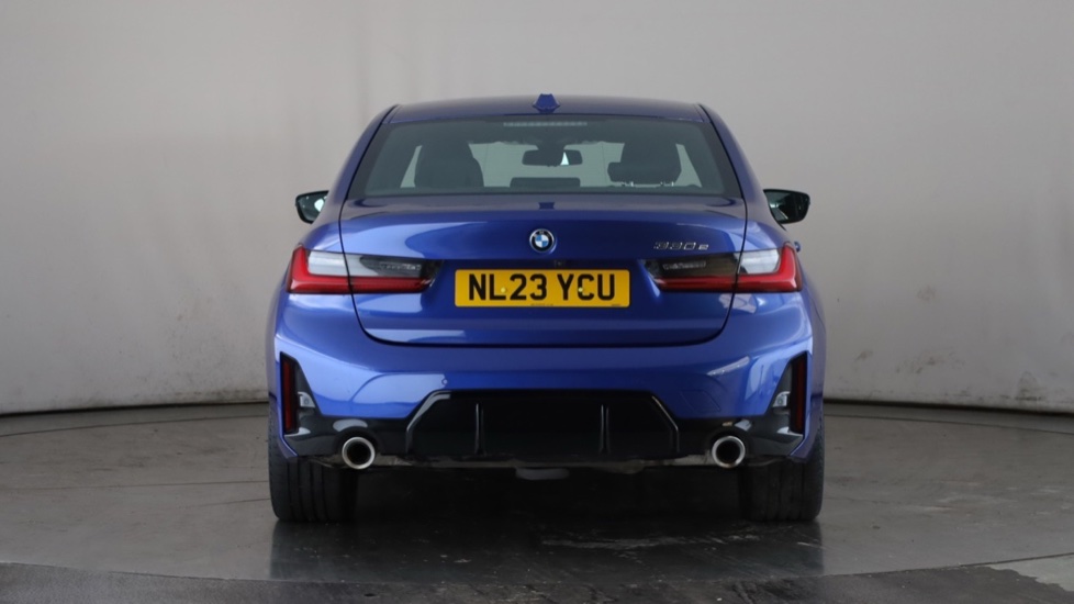 BMW 3 SERIES Image 4