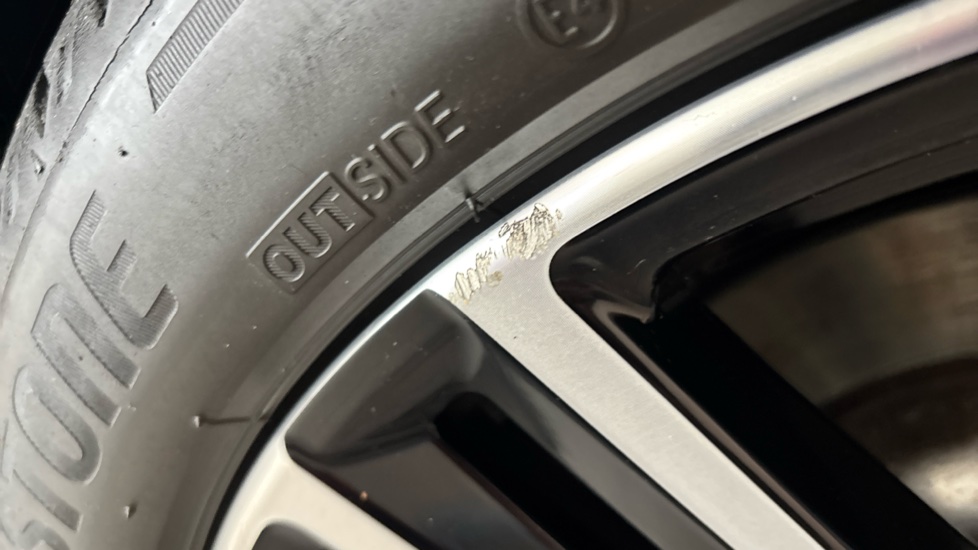 BMW 3 SERIES scuff