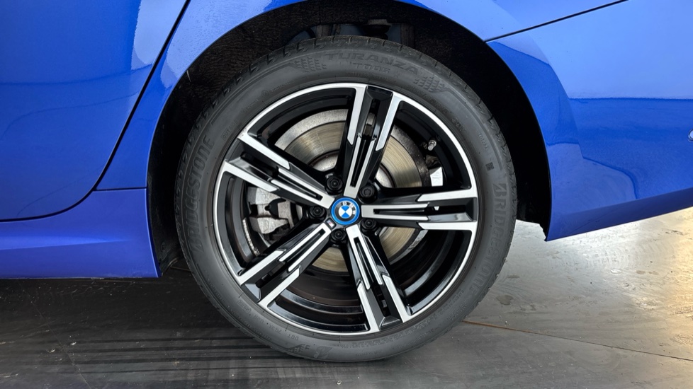 BMW 3 SERIES Image 18