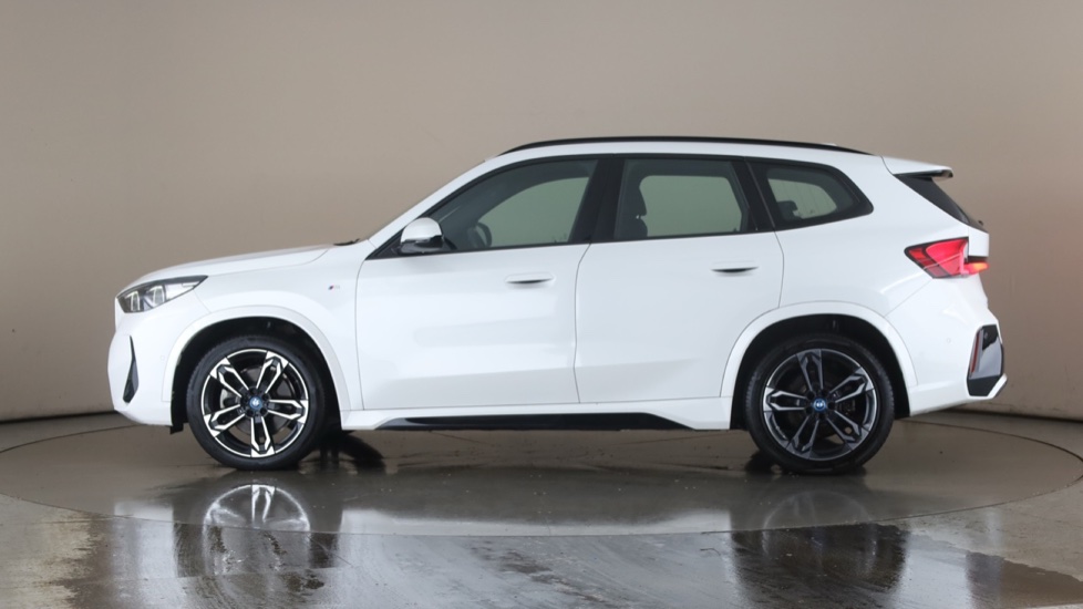 BMW iX1 Image 2