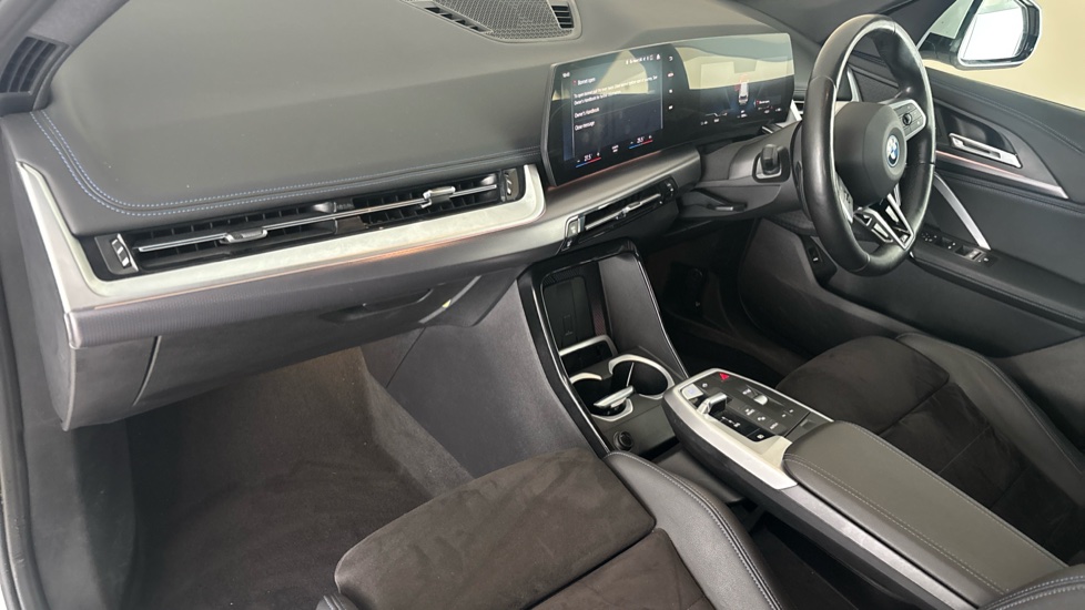 BMW iX1 Image 10