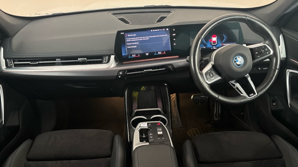 BMW iX1 Image 11