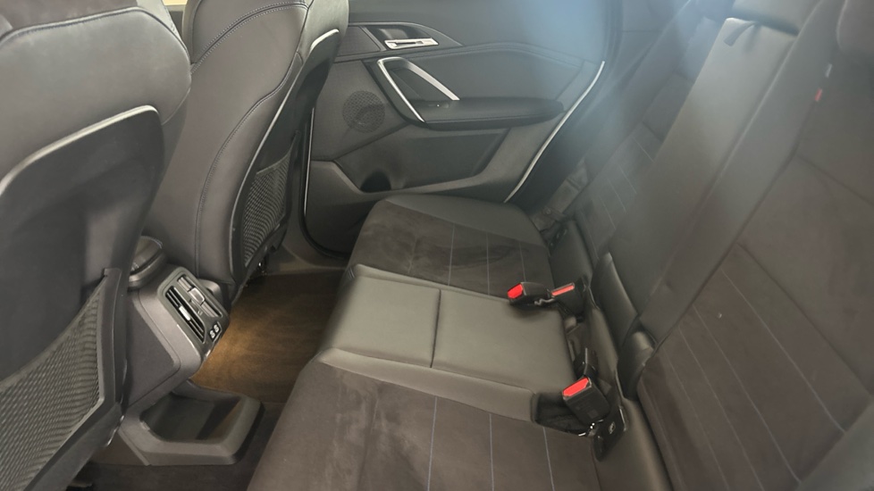 BMW iX1 Image 14