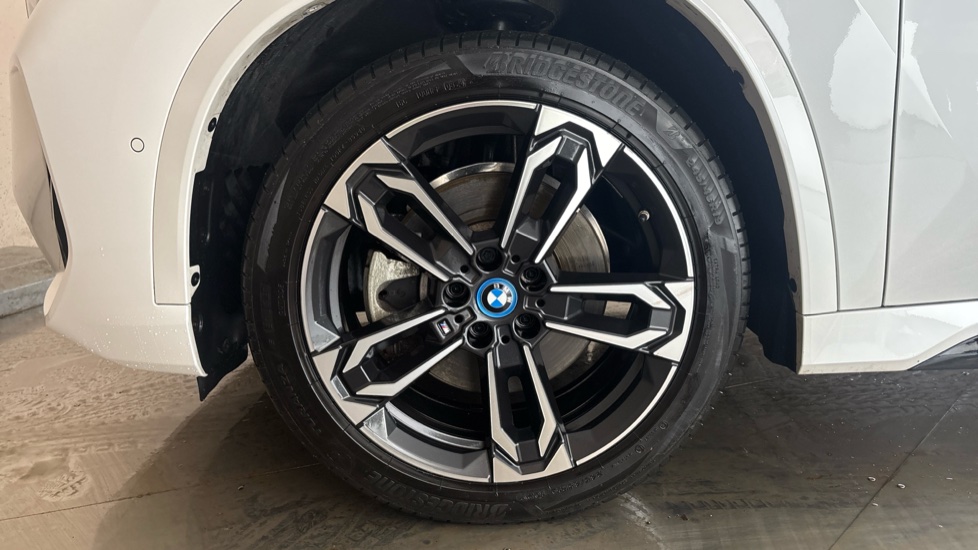 BMW iX1 Image 17