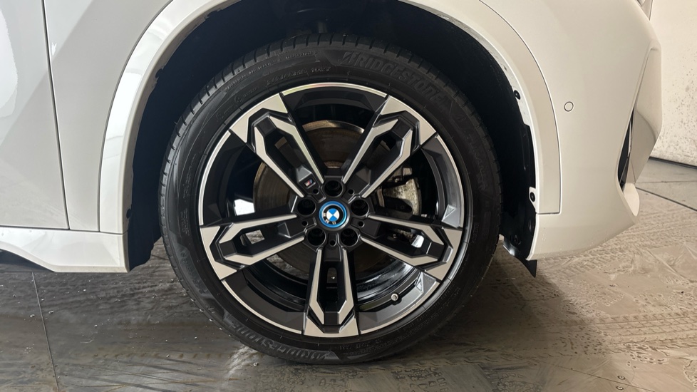 BMW iX1 Image 20