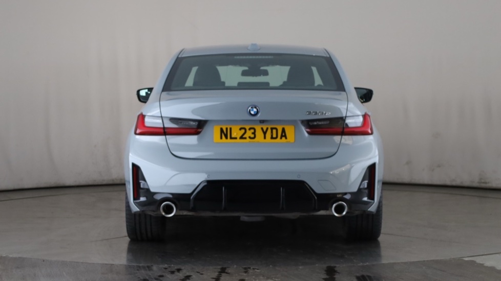 BMW 3 SERIES Image 4