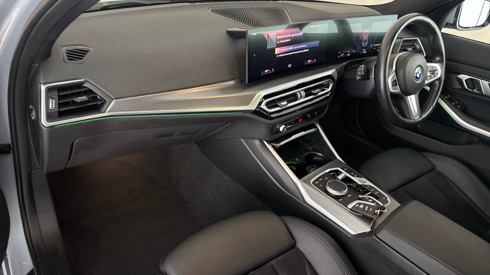 BMW 3 SERIES Image 10