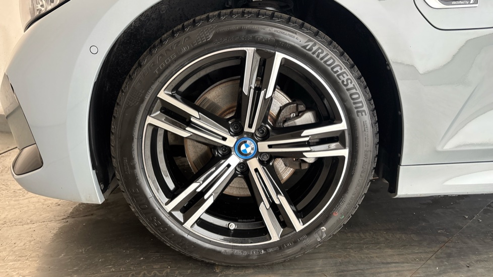BMW 3 SERIES Image 17