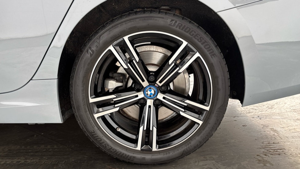 BMW 3 SERIES Image 18